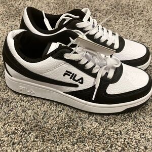 FILA Women’s A Low BB Shoes NWT Size 6 Black White 6M A-LOW Athletic Gym